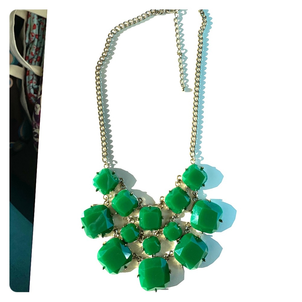Green statement necklace